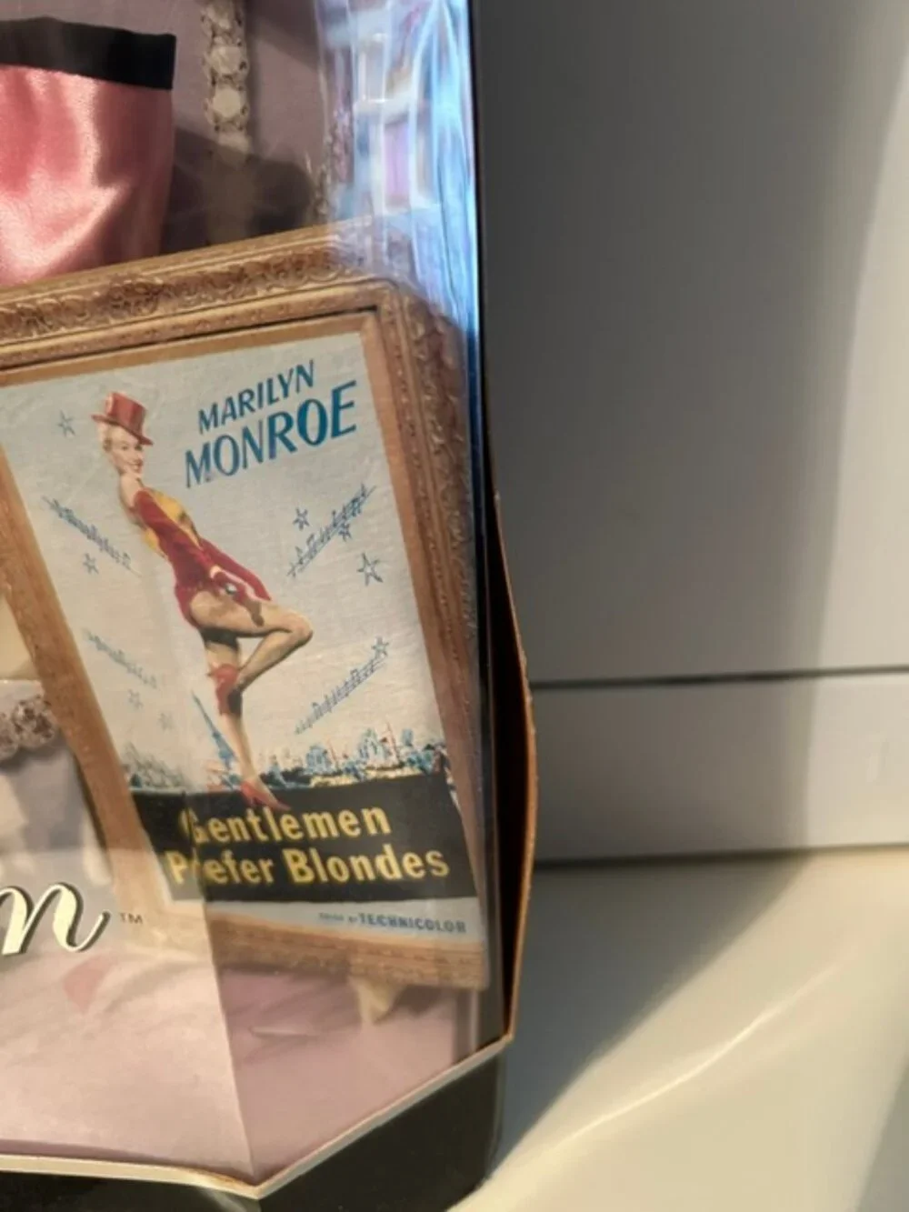 NIB Barbie Marilyn Monroe Gentlemen Prefer Blondes